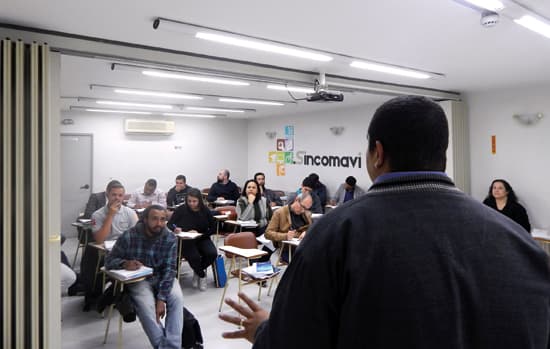 Sincomavi-SP prepara curso sobre normas da ABNT para setor vidreiro
