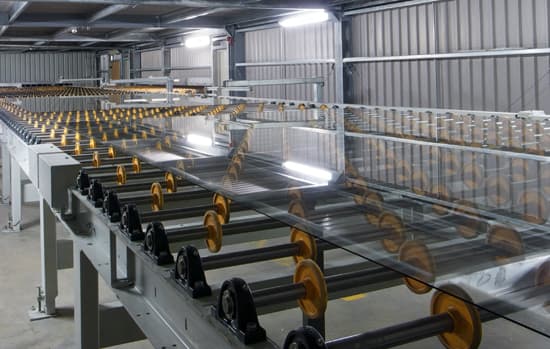 Produção industrial cresce 0,1% em novembro. CNI estima aumento em 2019