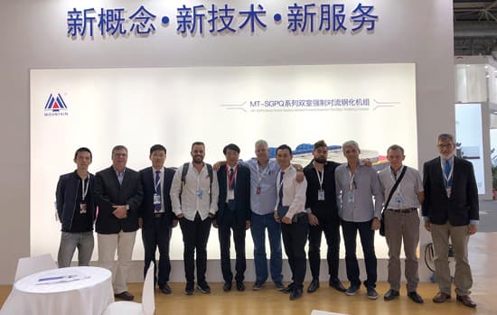 Brasileiros visitam a China Glass 2019