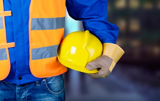 CNI lança guia para orientar empresas sobre nova versão da NR-12