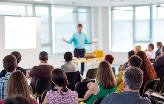 Entidades do setor vidreiro cancelam ou adiam cursos e eventos