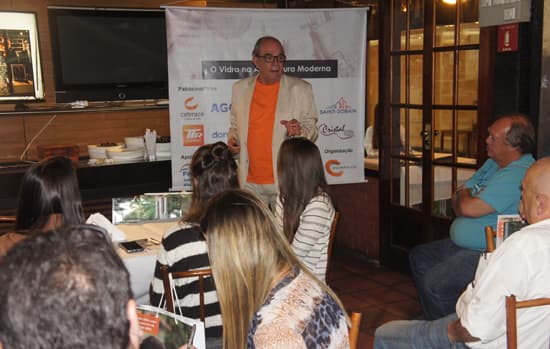 Sincavidro-RJ leva palestras a Petrópolis e anuncia próximo evento