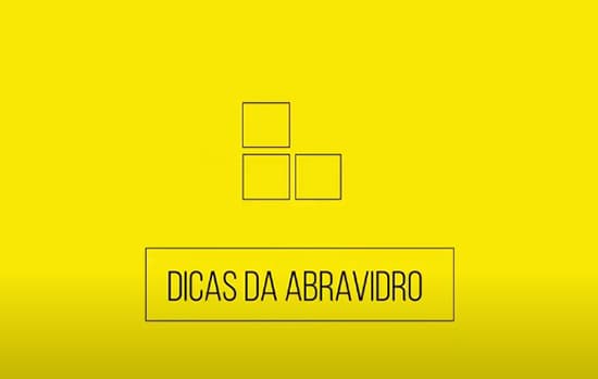“Dicas da Abravidro”: vídeo aborda portas de vidro