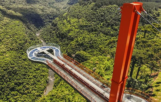 O Vidroplano de fevereiro mostra detalhes de obra brasileira recordista mundial