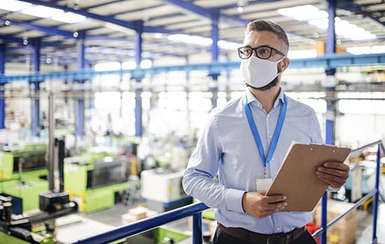 Pandemia: como fica o uso de máscaras nas indústrias vidreiras