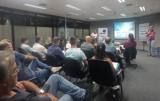 Sindividros-RS realiza curso de capacitação com participação da Abravidro
