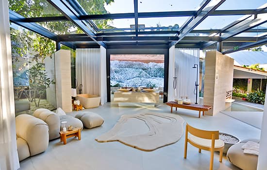 Casa de vidro é destaque na Casa Cor PR 2024
