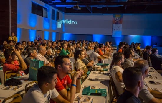 Todos os elos da cadeia se encontram no Simpovidro. Participe!
