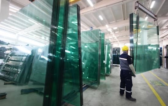 Indústria nacional surpreende e cresce 1,2% em março