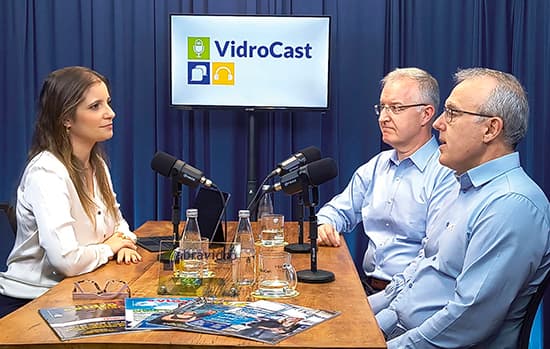 Representantes da AGC participam do VidroCast